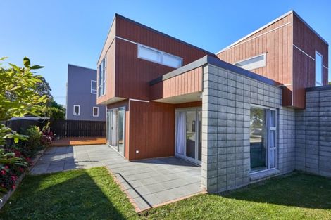 Photo of property in 72c Hobsonville Road, West Harbour, Auckland, 0618