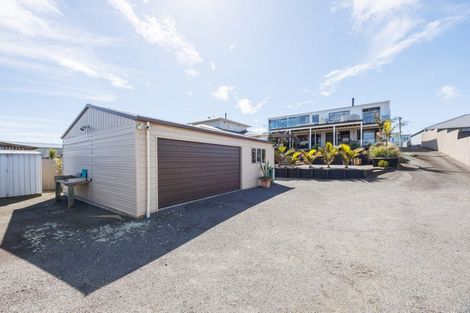 Photo of property in 8 Roore Street, Foxton Beach, Foxton, 4815
