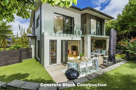 Photo of property in 2/304 Beach Road, Campbells Bay, Auckland, 0630