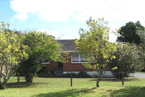Photo of property in 92 Tirimoana Road, Te Atatu South, Auckland, 0602