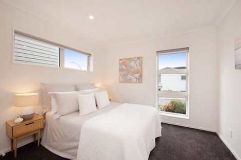 Photo of property in 27 Stockport Grove, Churton Park, Wellington, 6037