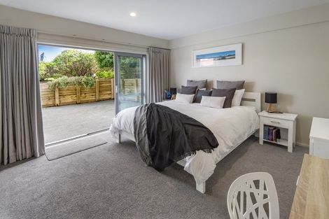 Photo of property in 31 Sealy Road, Torbay, Auckland, 0630