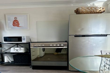 Photo of property in 10 Battersby Avenue, Mount Roskill, Auckland, 1041