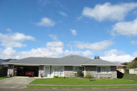 Photo of property in 21 Easton Way, Levin, 5510