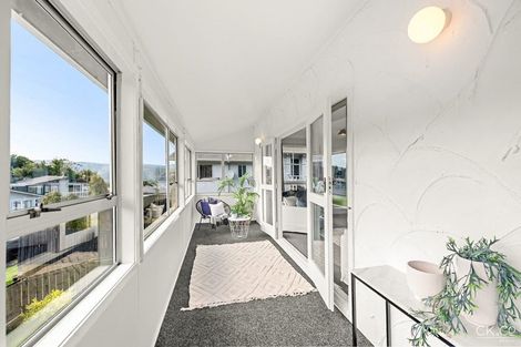 Photo of property in 3 Eastview Grove, Normandale, Lower Hutt, 5010