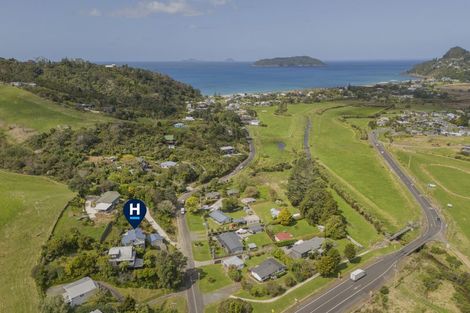 Photo of property in 8 Ocean Beach Road, Tairua, 3508