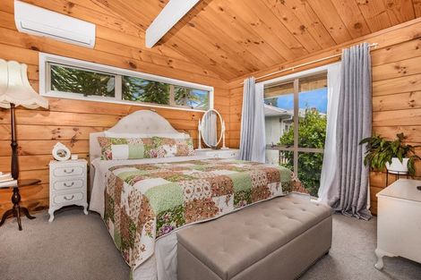 Photo of property in 9 Mcinnes Road, Weymouth, Auckland, 2103