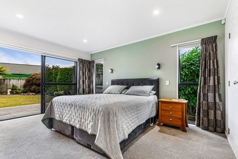 Photo of property in 25 Suncrest Drive, West Harbour, Auckland, 0618