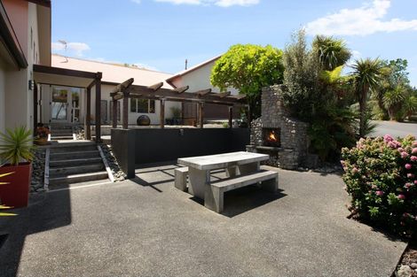 Photo of property in 407 Grays Road, Pauatahanui, Porirua, 5381