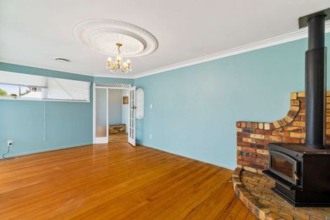 Photo of property in 57 Golf Road, New Lynn, Auckland, 0600