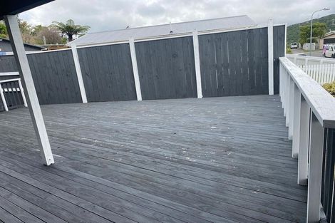 Photo of property in 1 Mcmanaway Grove, Stokes Valley, Lower Hutt, 5019