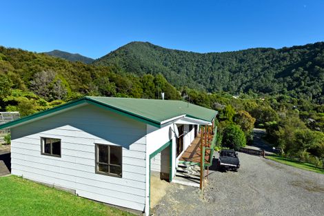 Photo of property in 23-25 Nikau Heights, Little Wanganui, Karamea, 7893