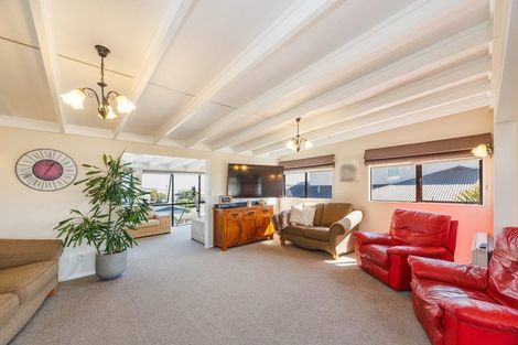 Photo of property in 8 Roore Street, Foxton Beach, Foxton, 4815