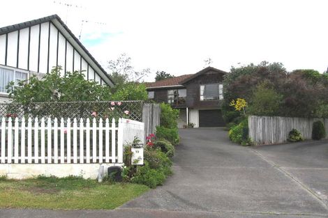 Photo of property in 13 Manutara Avenue, Forrest Hill, Auckland, 0620