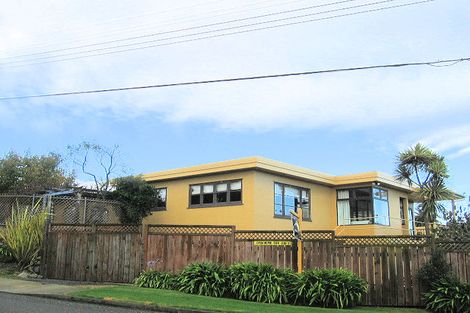 Photo of property in 18 Eatwell Avenue, Paraparaumu Beach, Paraparaumu, 5032