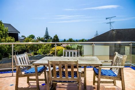 Photo of property in 13 Asbury Crescent, Campbells Bay, Auckland, 0630