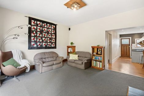 Photo of property in 6 Sandwich Road, Beckenham, Christchurch, 8023