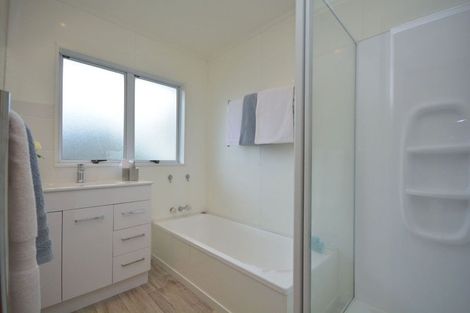 Photo of property in 19b Leven Lane, Totara Heights, Auckland, 2105