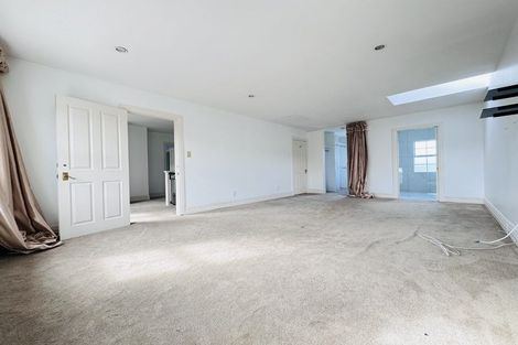 Photo of property in 12 Snowdon Road, Fendalton, Christchurch, 8052