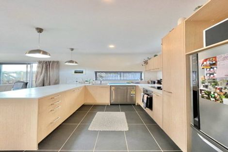 Photo of property in 9/7 Handyside Street, Tawa, Wellington, 5028