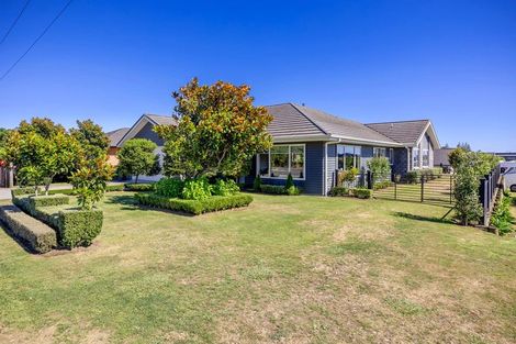 Photo of property in 2 Golf Course Lane, Waiwhakaiho, New Plymouth, 4312