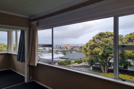 Photo of property in 130 Pendarves Street, New Plymouth, 4312