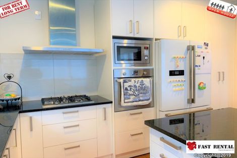 Photo of property in 2/221 Onewa Road, Birkenhead, Auckland, 0626