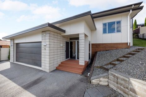 Photo of property in 9 Westview Place, Western Heights, Hamilton, 3200