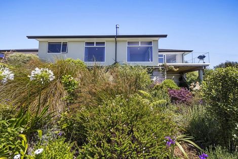 Photo of property in 3 Kapurau Lane, Merrilands, New Plymouth, 4312