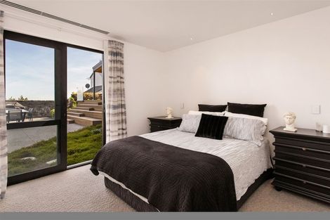 Photo of property in 3 Inverness Lane, Redcliffs, Christchurch, 8081