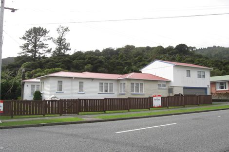 Photo of property in 19 Horoeka Street, Stokes Valley, Lower Hutt, 5019