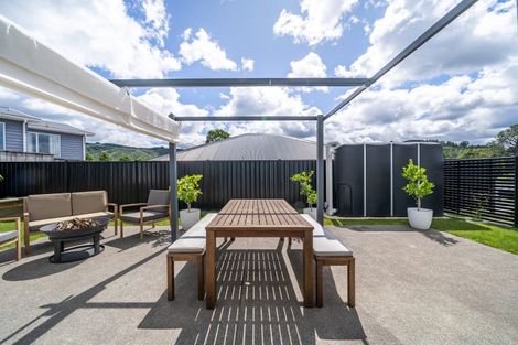 Photo of property in 11 Rewarewa Way, Timberlea, Upper Hutt, 5018