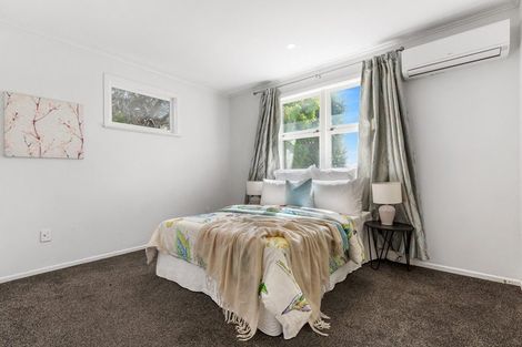Photo of property in 1 Normandy Place, Henderson, Auckland, 0610