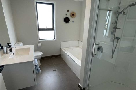 Photo of property in 31 Discovery Place, Marfell, New Plymouth, 4310