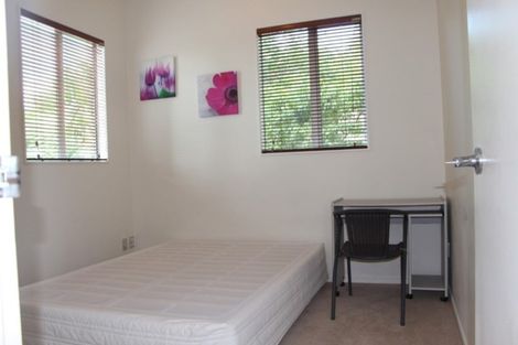 Photo of property in 16c Arahia Street, Northcote, Auckland, 0627