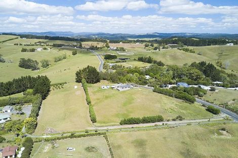 Photo of property in 64 Cable Bay Block Road, Cable Bay, 0420