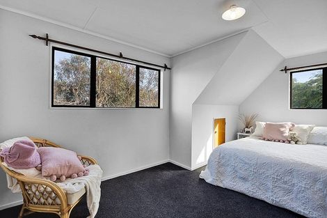 Photo of property in 11 Finer Place, Hawera, 4610