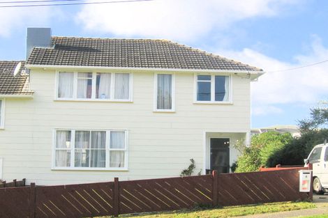 Photo of property in 4-6 York Place, Cannons Creek, Porirua, 5024