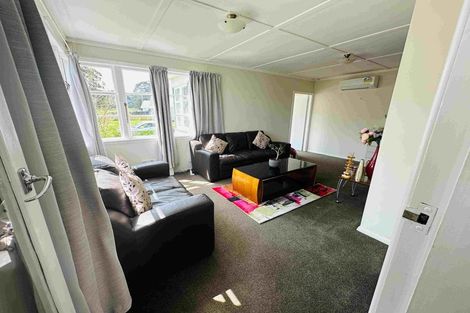 Photo of property in 2 Churton Crescent, Taita, Lower Hutt, 5011