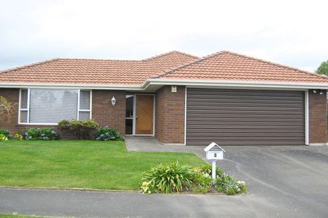 Photo of property in 3 Thornwood Place, Redwood, Christchurch, 8051