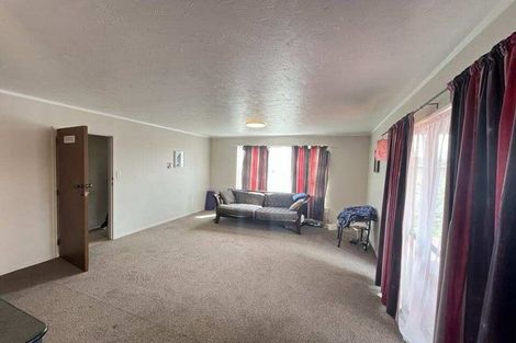 Photo of property in 17 Exploration Way, Whitby, Porirua, 5024