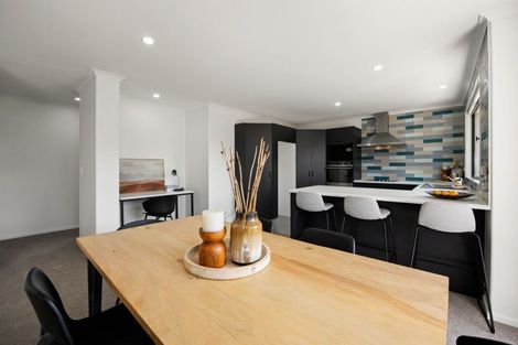 Photo of property in 48 Edgeview Crescent, Fitzroy, Hamilton, 3206