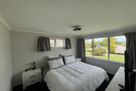 Photo of property in 46 Meadowbrook Drive, Cloverlea, Palmerston North, 4412