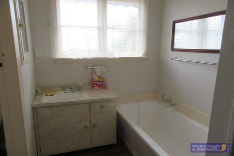 Photo of property in 4 Fairmile Place, Russley, Christchurch, 8042