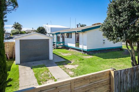 Photo of property in 6 Marlin Drive, Coastlands, Whakatane, 3120