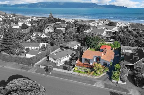 Photo of property in 179 Tutere Street, Waikanae Beach, Waikanae, 5036