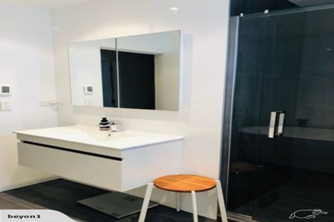 Photo of property in 560 Beach Road, Rothesay Bay, Auckland, 0630