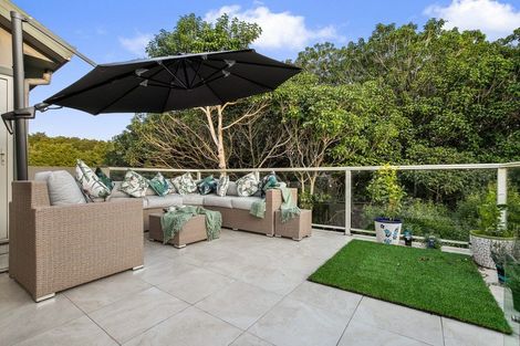 Photo of property in 57a Ribbonwood Crescent, Goodwood Heights, Auckland, 2105