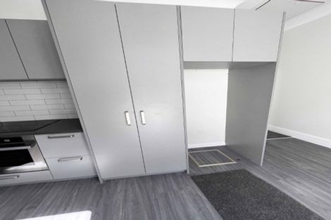 Photo of property in 7 Rixon Grove, Mount Victoria, Wellington, 6011