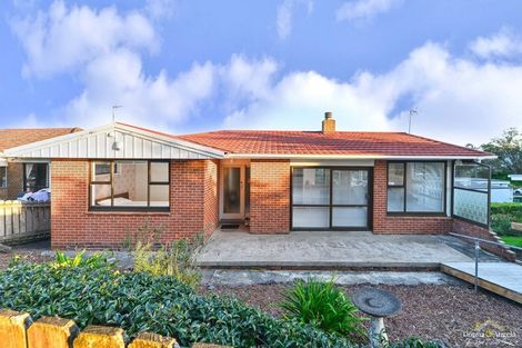 Photo of property in 3 Gill Crescent, Blockhouse Bay, Auckland, 0600